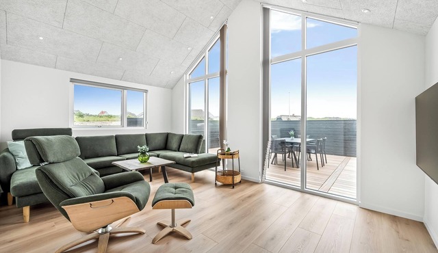 Exclusive newly built pool house with outdoor spa - 1032