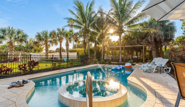 Exclusive Oceanfront Retreat w/Heated Pool, Hot Tub & Grill