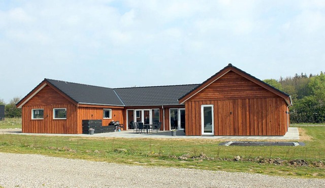 Exclusive pool house with numerous amenities