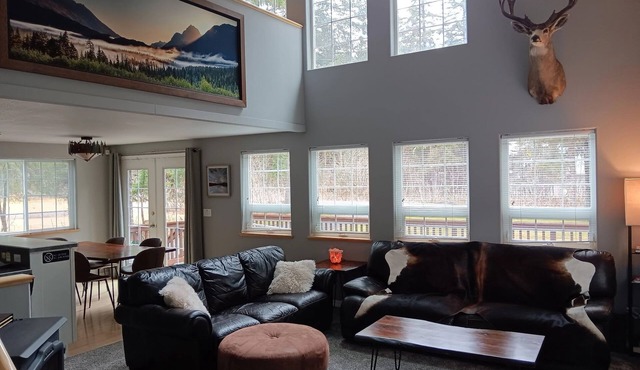 Exclusive Private Home in Quiet Neighborhood 3 Bedroom 2 Bath & Loft