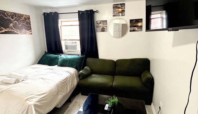 Exclusive private room with private bathroom. Private entry.Close to NYC EWR JFK