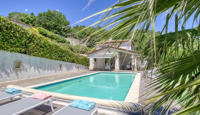 Exclusive private villa with pool in South France