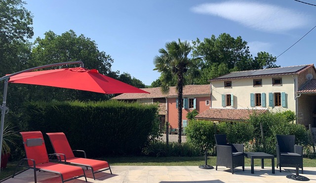 Exclusive renovated gite in rural setting with heated pool near Mirepoix