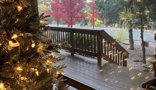 Exclusive Resort Cabin with Lake Views in the Gated Shores at Rainbow Lake