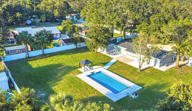 Exclusive Resort-Style Villa – Luxury Pool Retreat, Sleep 26+ Guests