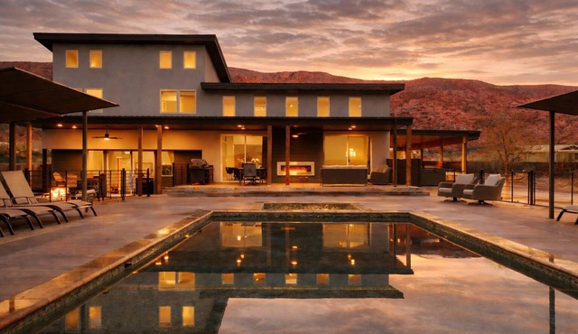 Exclusive Retreats Desert Panorama with Private Pool, Hot Tub, Bocce Court