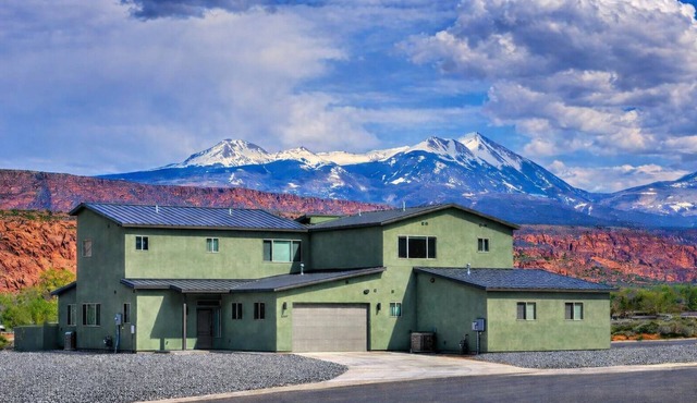 Exclusive Retreats White Rim 3369- Luxury Moab Retreat with Private Hot Tub