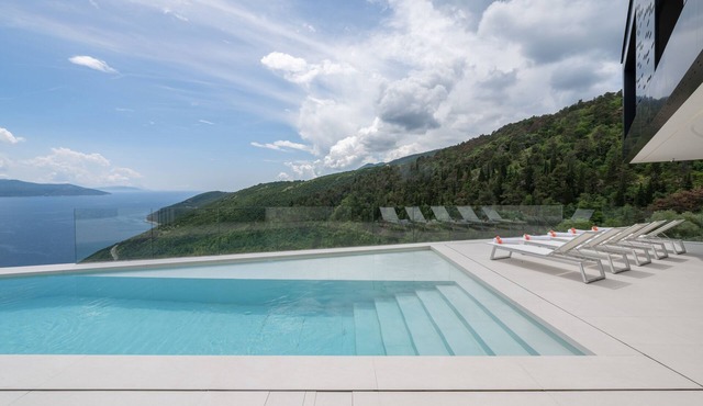 Exclusive Spa & Wellness Villa With Indoor & Outdoor Pool - Magnificent sea View