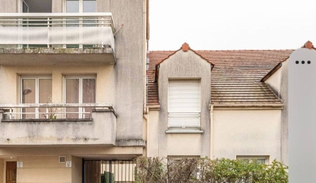 Exclusive studio with an office, balcony, Wi-Fi & free parking spot