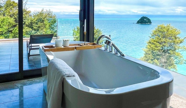 Exclusive Suite - Ocean Views & Beach