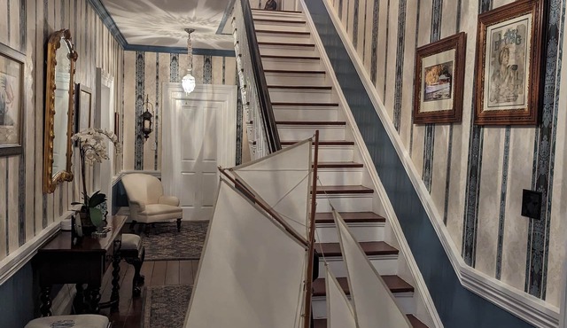 Exclusive use of Second Floor Guest Suite of beautiful Victorian home