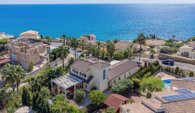 Exclusive Villa by the Sea