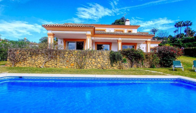 Exclusive Villa with Heated Pool