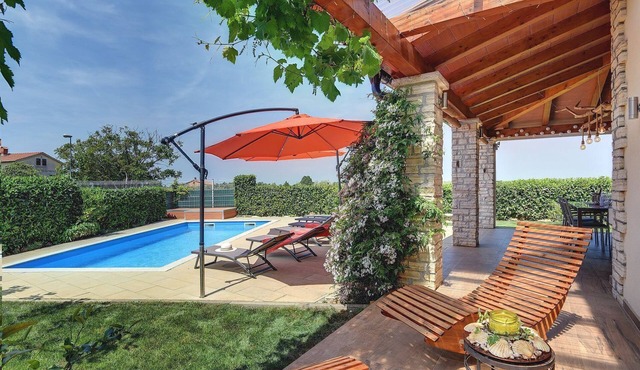 Exclusive villa with private pool, WiFi and BBQ