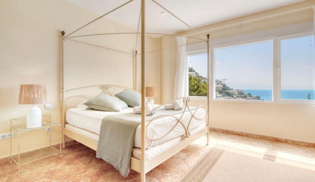 Exclusive Villa With Panoramic Sea Views