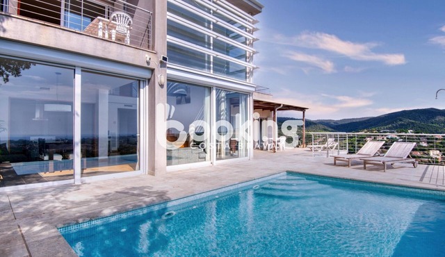 Exclusive villa with sea views in Costa Brava
