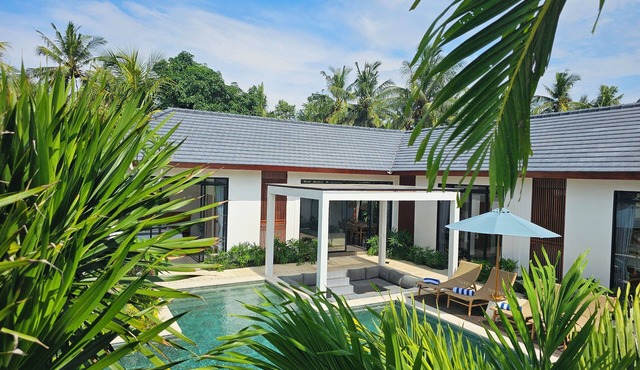 Exclusive West Bali 6-Person Villa - 60m2 Infinity Pool & Ocean-Side Luxury