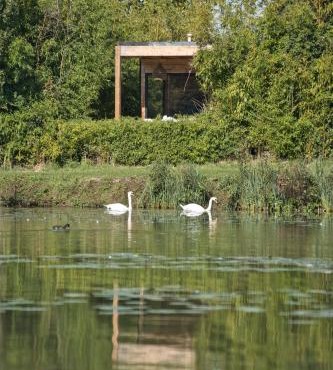EXCLUSIVITE Lodge haut de gamme avec bain nordique privatif au bord du canal à 1h15 de Paris