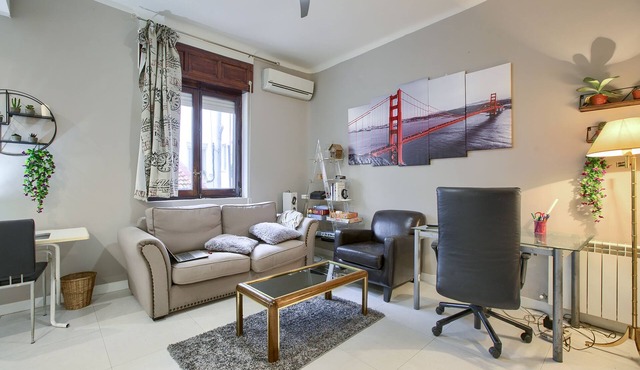 Exclusivo Apartamento al lado del parque retiro