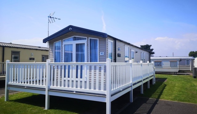 Exec Spec Holiday Home 5 minute walk from sandy beach