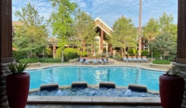 Executive 1 bedroom /1 bath Condo in The Woodland