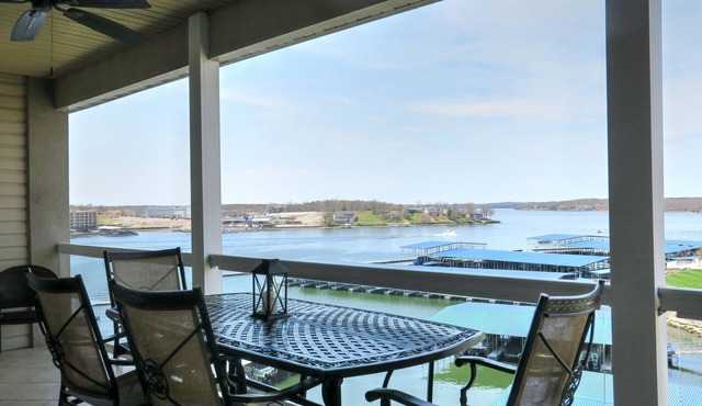 Executive 2 Bedroom Condo. Amazing Lakefront Views. Top Floor. No stairs.