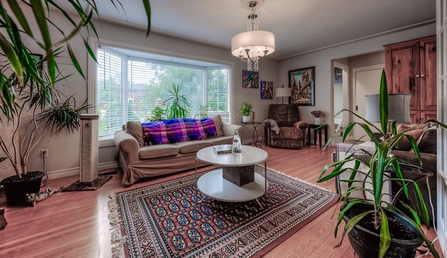Executive 3 Bedroom Suite in the Heart of Waterloo