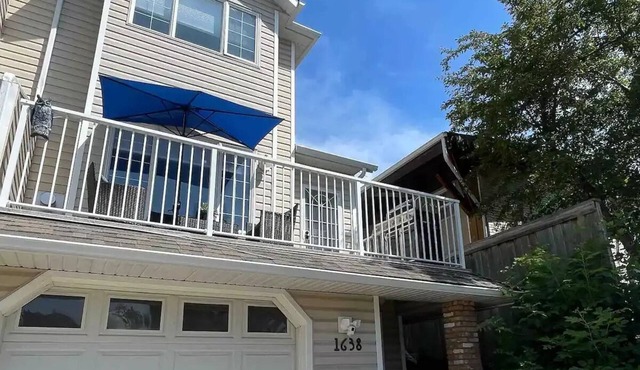 Executive 3 bedroom townhouse with cute terrace