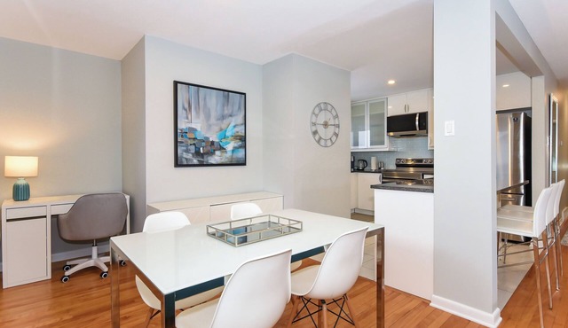 Executive | 3 Beds, 1 Bath | Modern | Sleeps 6