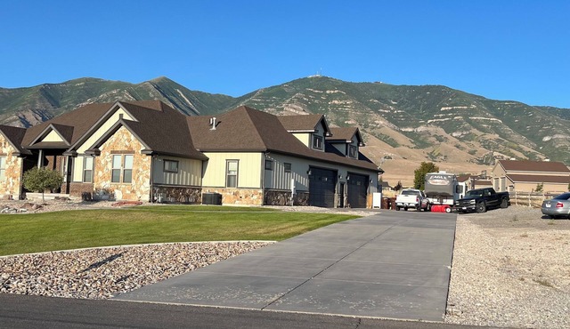 Executive 3BR Airport 15 Min Garage Project-Ready 1- Acre I-80 Access