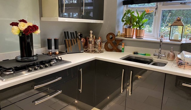 Executive 4 bed Townhouse with gym, hot tub Pet Friendly