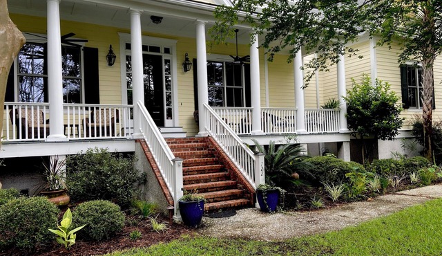 Executive 4 Bedroom 3.5 Bath House in charming Charleston