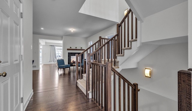 Executive 4BDRM Home | Close to Airport/Downtown