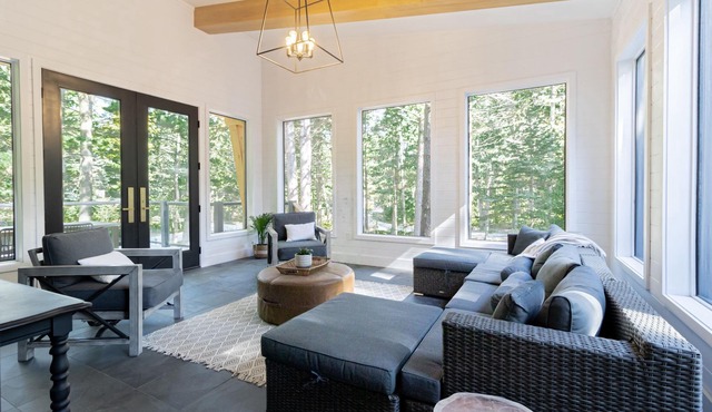 Executive 5 BED Luxury Beach House-BEACH O' PINES, Grand Bend