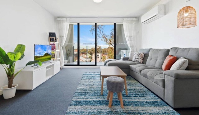 Executive and Spacious Apartment with Balcony