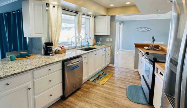 Executive - Apollo Beach Waterfront 3 bed 2 bath with boat dock