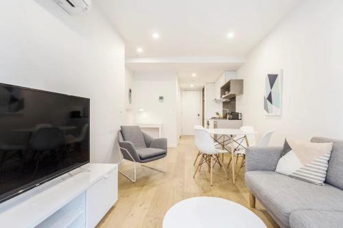 Executive Comfort Living Near La Trobe & RMIT Uni
