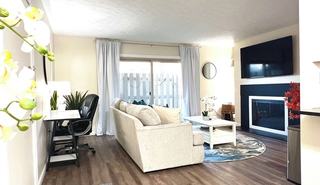 Executive Condo: King primary en-suite! A part of the Uptown Collective Suites