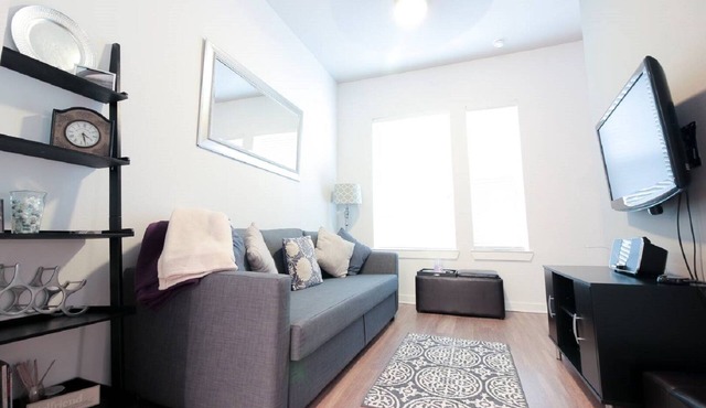 Executive Condo Steps from Downtown