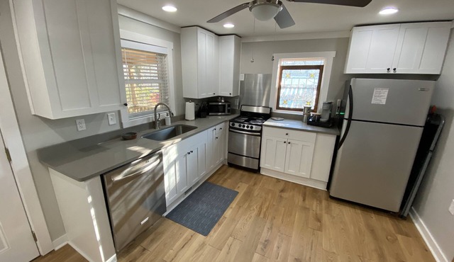 Executive Cottage, 5 star accommodations near historic downtown Toccoa.