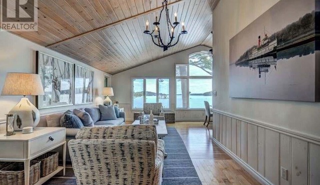 Executive Cottage in Muskoka