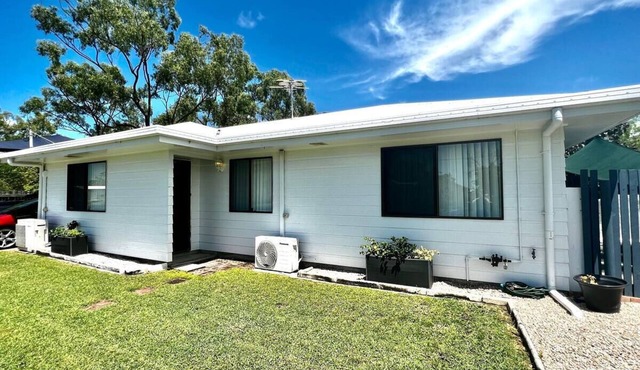 Executive Entire House - 3 bedrooms 1 bathroom