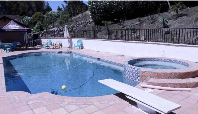 Executive Estate with Private Pool & Pool Spa