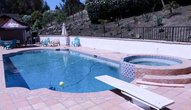 Executive Estate with Private Pool & Pool Spa