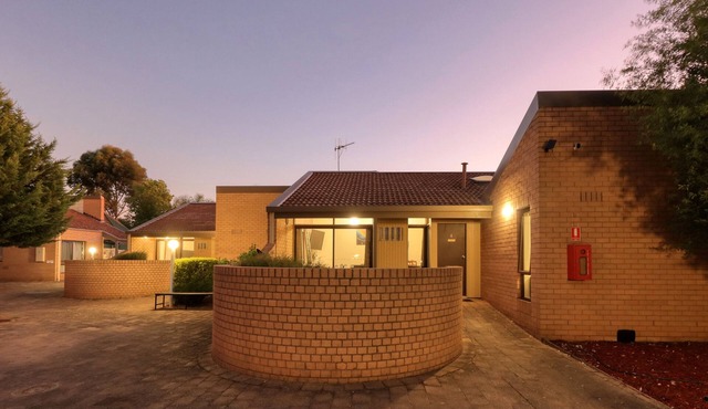 Executive Hideaway Motel