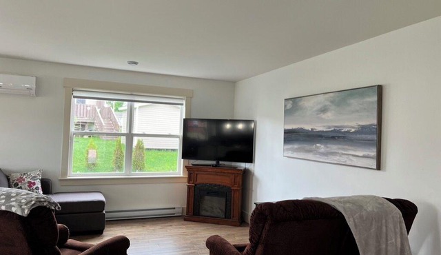 Executive Home in Dieppe (Semi-Detached) - close to airport & downtown nMoncton