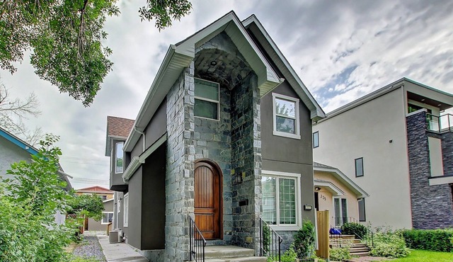 Executive Home Near Downtown - 3BD