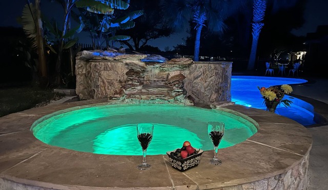 Executive Home on Golf Course , Pool, Spa and more