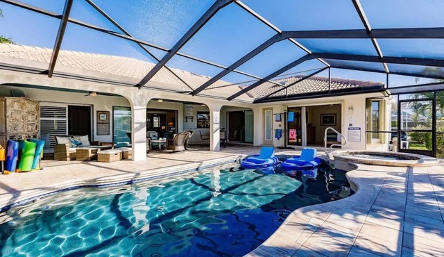 Executive Home with Pool in Punta Gorda