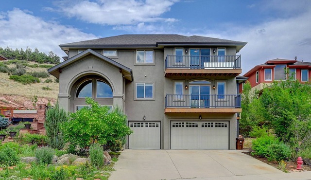 Executive house with stunning views walking distance to downtown